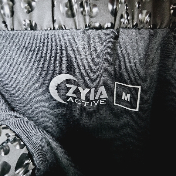 Zyia Active Black Bubbles Hi-Rise Bomber Shorts NWT, size Medium - Picture 8 of 11